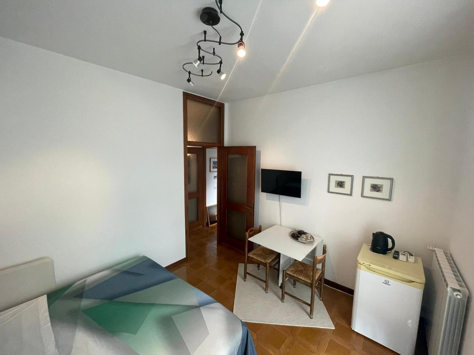 B&B Marilena Guanzate Exteriör bild