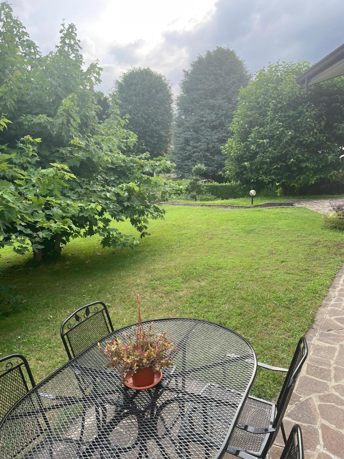 B&B Marilena Guanzate Exteriör bild